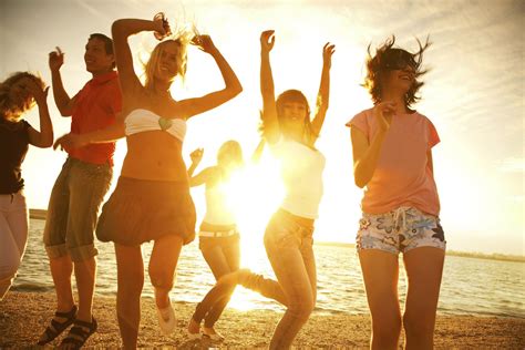 kinantot ang barkada|11 Fantastic Philippine Beaches for Fun Barkada Trips.